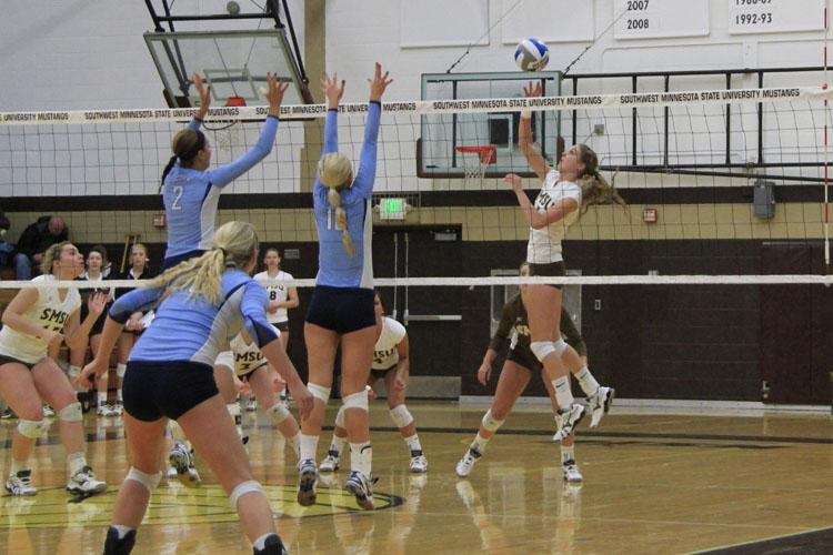 Mustang Volleyball Cruises to Win Over Bemidji