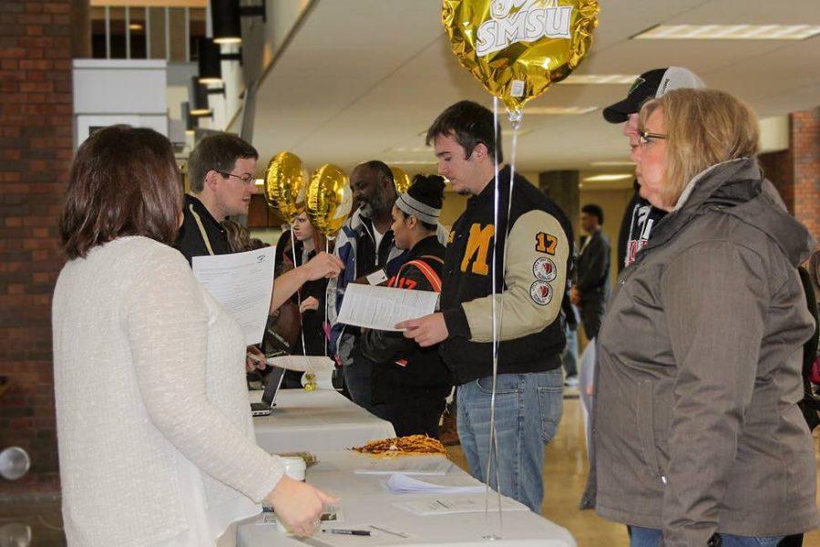 Class of 2021 arrive on campus during Admitted Student Day